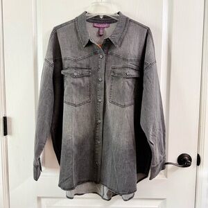 Gloria Vanderbilt Button-Up Shirt